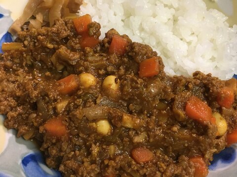 ストウブで大豆入りキーマカレー！